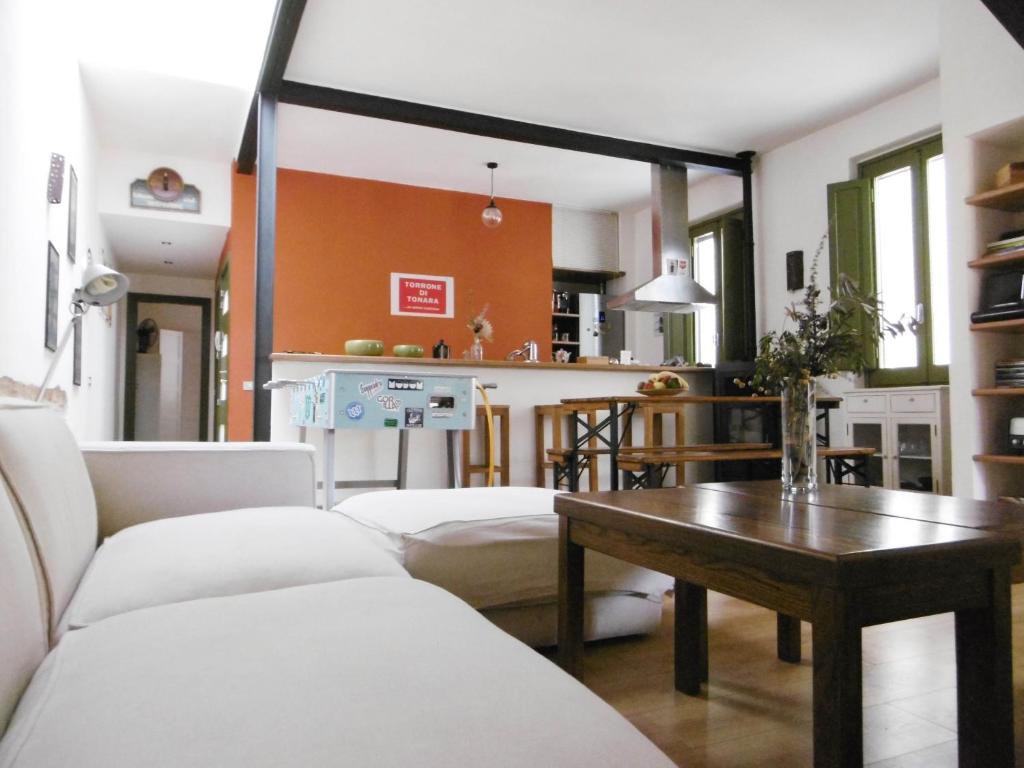 Digghi's Guest House room 2